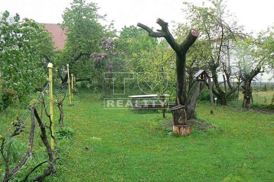 TUreality ponúkajú ideálny 570 m2 pozemok v zástavbe rodinný