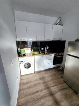 2-IZBOVÝ APARTMÁN S VEĽKOU TERASOU A VÝHĽADOM NA MORE – ALBÁ