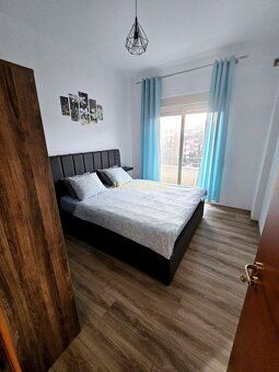 2-IZBOVÝ APARTMÁN S VEĽKOU TERASOU A VÝHĽADOM NA MORE – ALBÁ