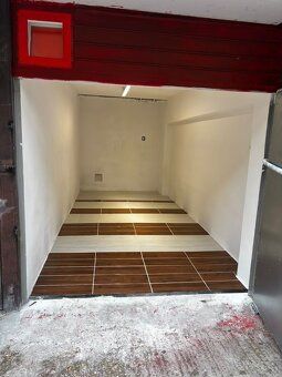 Ponúkame Vám na predaj murovanú garáž o výmere 14,2 m², situ