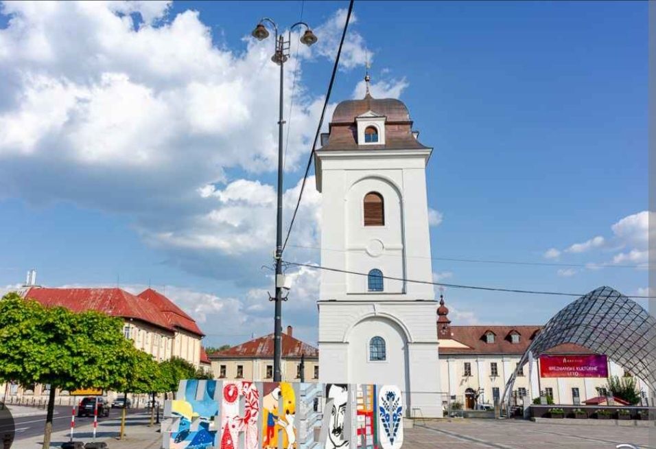 Ponúknite 2 príp.3 izbový byt na predaj v Brezne.Najlepšie v