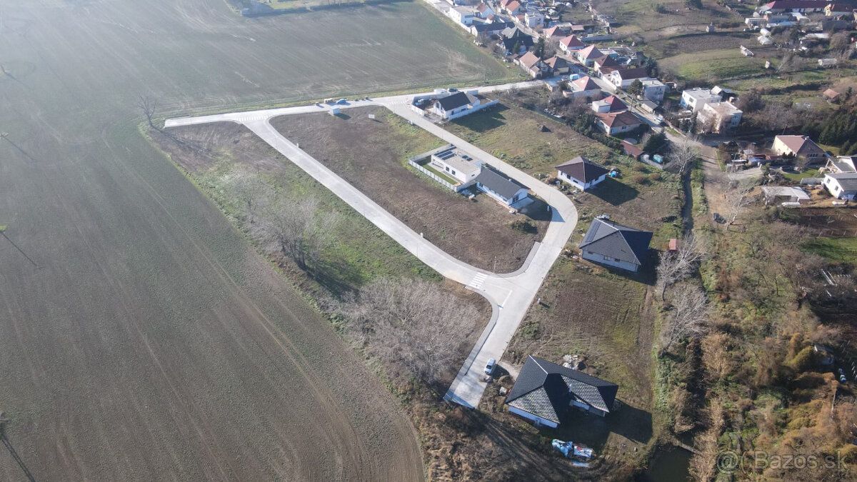 Ponúkame Vám na predaj pozemky - pre rodinné domy Šintava, p