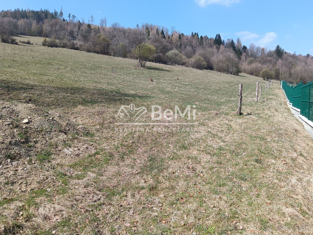 Typ: Pozemky - bývanie Ulica: Bočná Obec: Horný Vadičov
(256