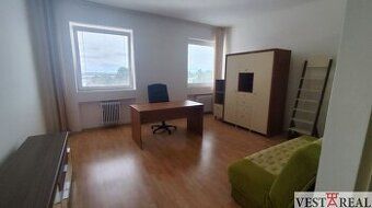 Ponúkame na prenájom kancelársky priestor o výmere 20,5 m² n