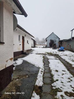 Ponúkam na predaj starší jednopodlažný rodinný dom v obci Kv