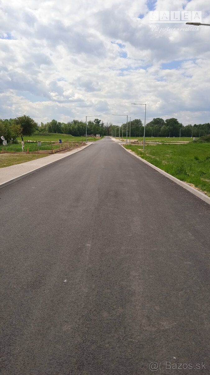 Typ: Pozemok pre rodinné domy Ulica: - Obec: Hrádok
SaleA - 