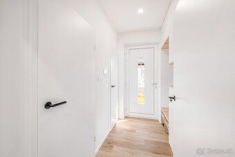 Ponúkame na predaj novostavby rodinných domov, ktoré spájajú