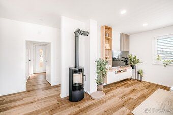 Ponúkame na predaj novostavby rodinných domov, ktoré spájajú