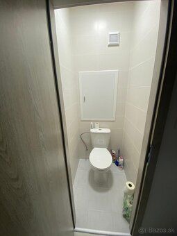 Dám do dlhodobého prenájmu veľký 1 izbový byt 46 m2 s balkón