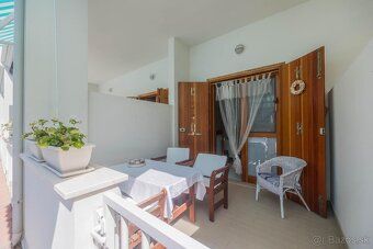 Prodej světlého přízemního apartmánu 1+kk (s oddělenou prost