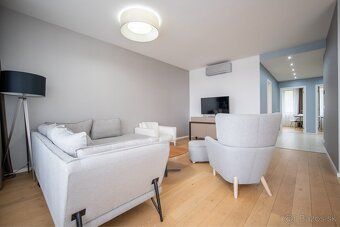 3 izbový byt balkónom a výhľadom na Dunaj – projekt Zuckerma