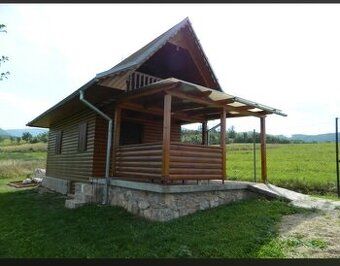 Ponúkam na predaj krásny rovinatý pozemok s výmerou 1003 m2 