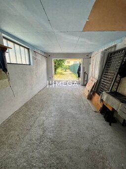 Typ: Garáže a parkovacie miesta Ulica: Osloboditeľov Obec: H