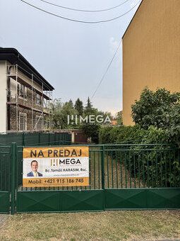 Typ: Garáže a parkovacie miesta Ulica: Osloboditeľov Obec: H