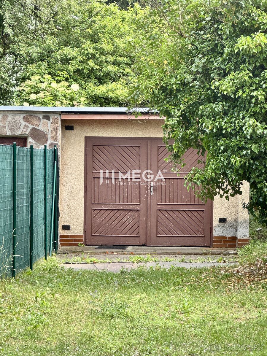 Typ: Garáže a parkovacie miesta Ulica: Osloboditeľov Obec: H