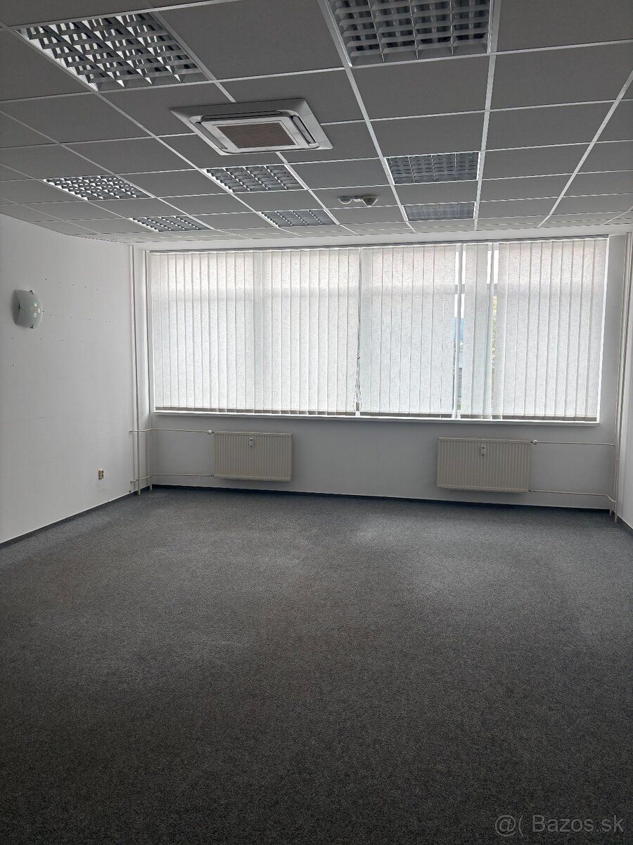Ponúkame na prenájom kanceláriu o výmere 42m2 na ulici Faleš