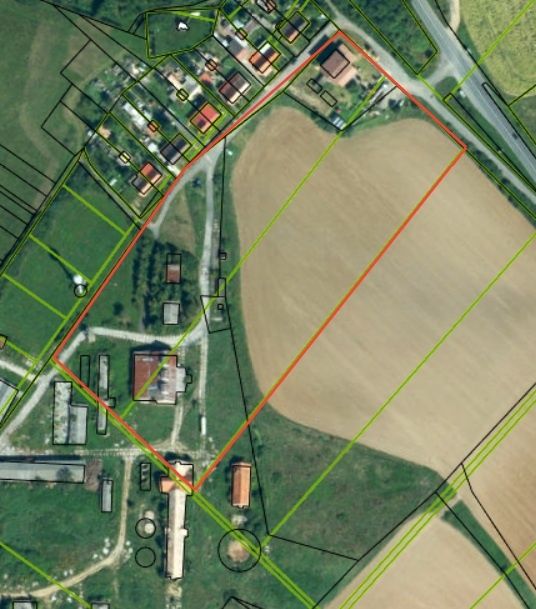 Ponúkame na predaj pozemky o celkovej výmere cca 26 000 m² n