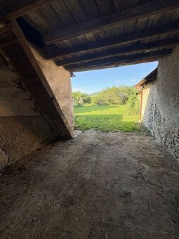 Hľadáte nehnuteľnosť s veľkým pozemkom, možnosťou podnikania