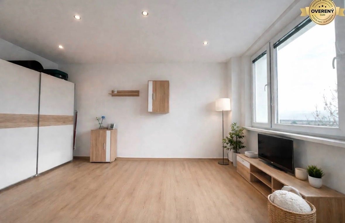 🏡 Na prenájom: Svetlý 1-izbový byt s balkónom v Trnave | Ul.