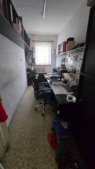 Ponúkame exkluzívne na predaj predajňu / rodinný dom v Kozár