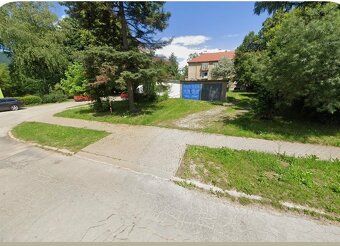 Ponúkam na prenájom murovanú garáž o výmere 23 m² v tichej a
