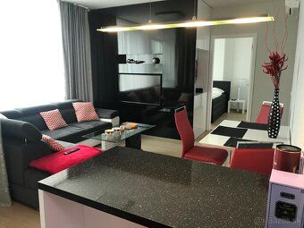 Ponúkam na prenájom moderný 2-izbový apartmán v obľúbenom pr