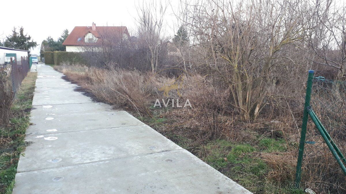 Sme AVILA. Už roky spájame ľudí s ich novým domovom. Kontakt
