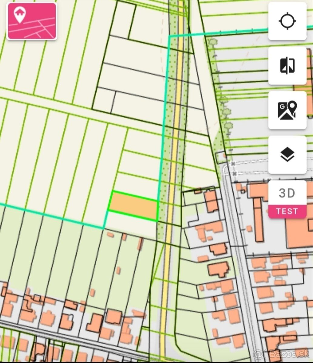 Investičný pozemok o rozlohe 1002m2. Nachádza sa vedľa cesty