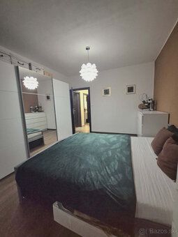 EXKLUZÍVNE NA PREDAJ – Veľkometrážny 3-izbový byt po komplet
