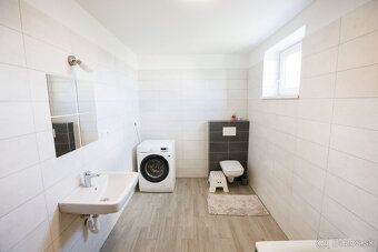 Typ: Rodinný dom Ulica: Slnečnicova 16B Obec: Rovinka
Realit