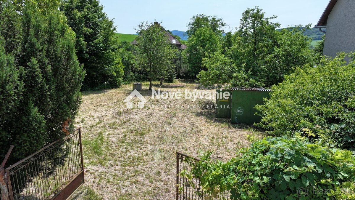 Ponúkame na predaj slnečný pozemok v centre obce Tulčík, kto