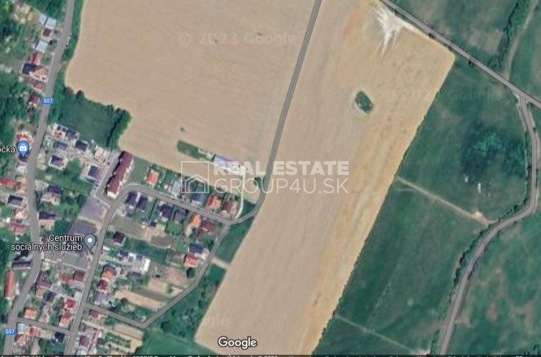 Realitná kancelária REG4U Vám ponúka NA PREDAJ pozemok v obc