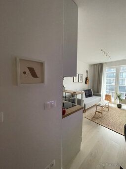 Ponúkame na prenájom krásnu garsónku v novostavbe s balkónom