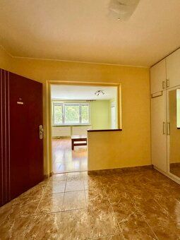 Predám 3 izbový byť v Šamoríne, 1 poschodie, 65 m2. V blízko
