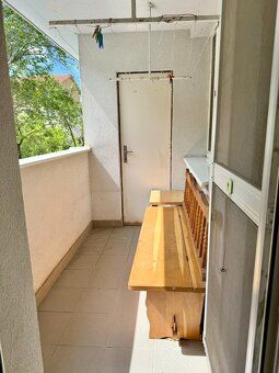 Predám 3 izbový byť v Šamoríne, 1 poschodie, 65 m2. V blízko