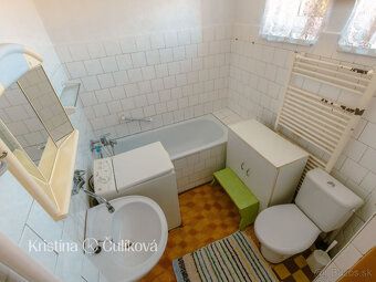 Ponúkam vám na predaj rodinný dom s garážou na Chalupkovej u