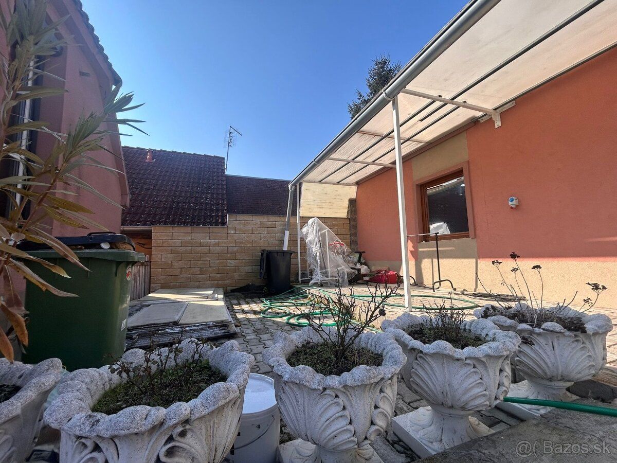 Prenajmem samostatnú 2 lôžková izba v rodinnom dome s kuchyn