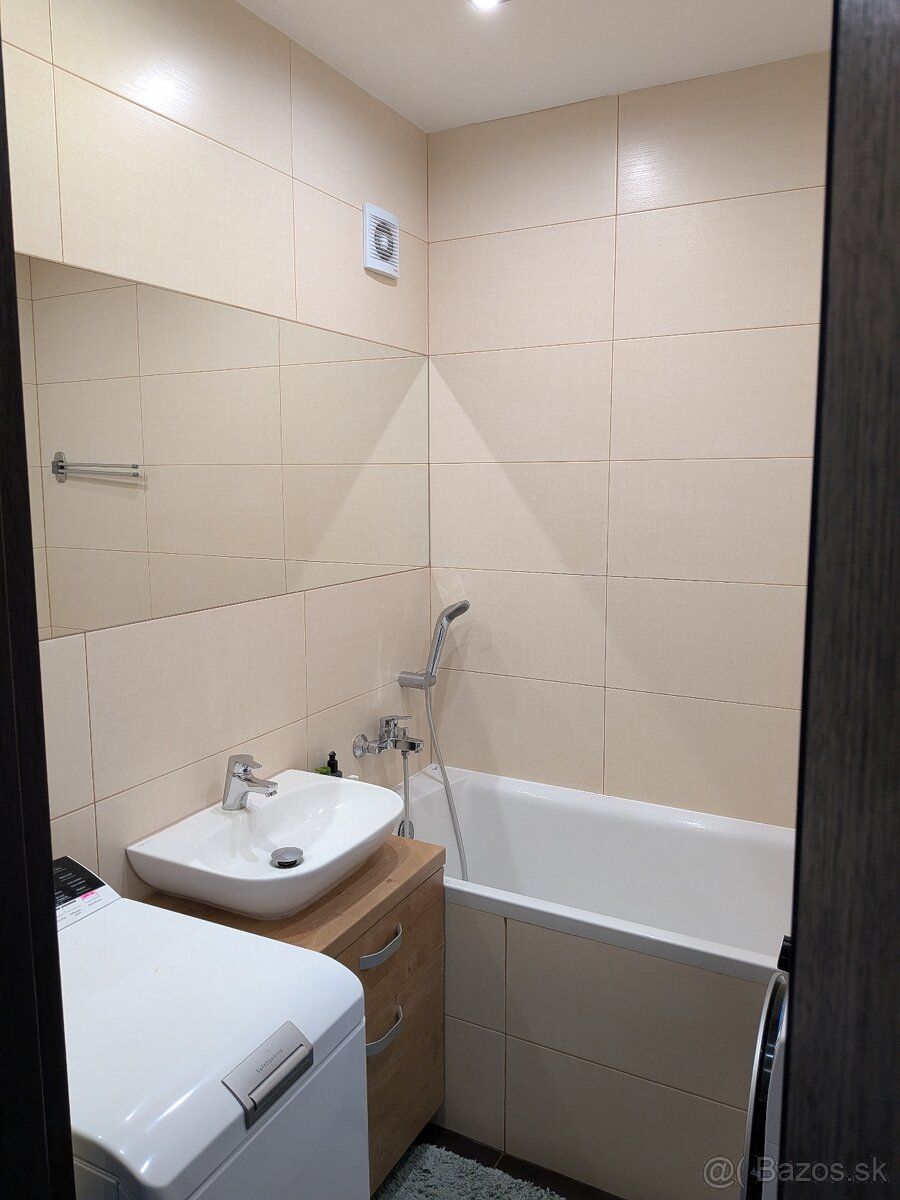 Predám slnečný 3 izbový byt (69m2) vo výbornej lokalite na Z