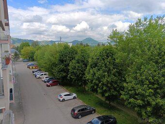 Prenajmem od 15.6.2026 kompletne zariadenú väčšiu 25 M2 garz