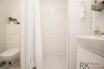 Exkluzívne Vám ponúkame na prenájom garsónku so zasklenou lo