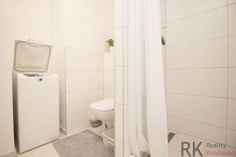 Exkluzívne Vám ponúkame na prenájom garsónku so zasklenou lo