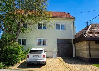 Hľadám dom v priamo v Pezinku. Iba centrum alebo širšie cent
