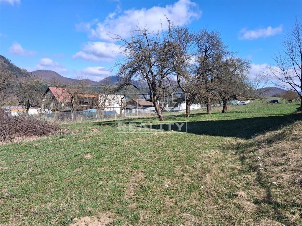 TUreality ponúka na predaj pozemok vhodný na výstavbu rodinn