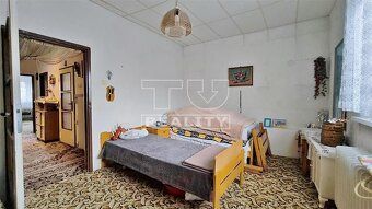 TUreality ponúka na predaj 3 izbový rodinný dom v pôvodnom, 