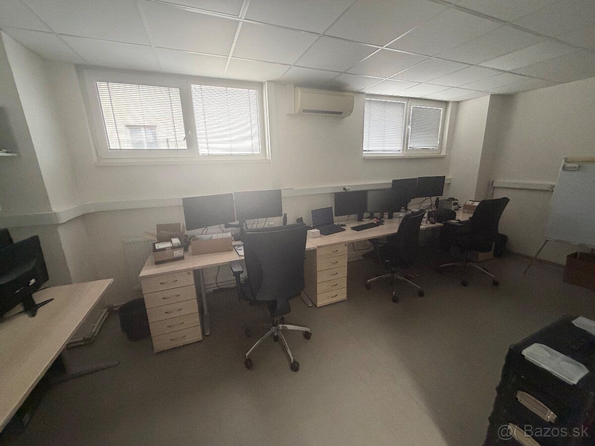 Ponúkam na prenájom kancelárske priestory o výmere 230 m². P