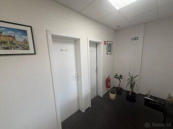 Ponúkam na prenájom kancelárske priestory o výmere 230 m². P