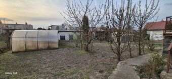 RK CASMAR ponúka exkluzívne na predaj 5-izbový rodinný dom v