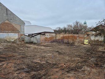 Ponúkam na predaj lukratívny pozemok o rozlohe 460 m² v úpln