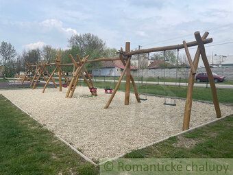 Tento atraktívny stavebný pozemok vo vyhľadávanej a pokojnej