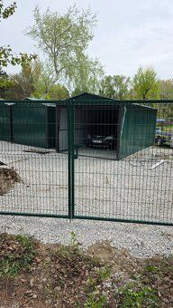 Plechova garaž s 6m prijazdom 2parkovacie miesta a tretie pr